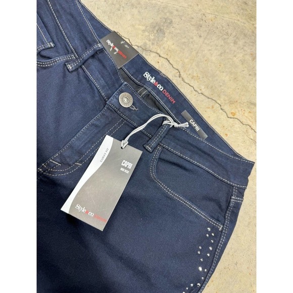 Style & Co Denim Capri Womens 8 Stretch Fit Bedazzled Rhinestone Sides 30x24 - Picture 2 of 11